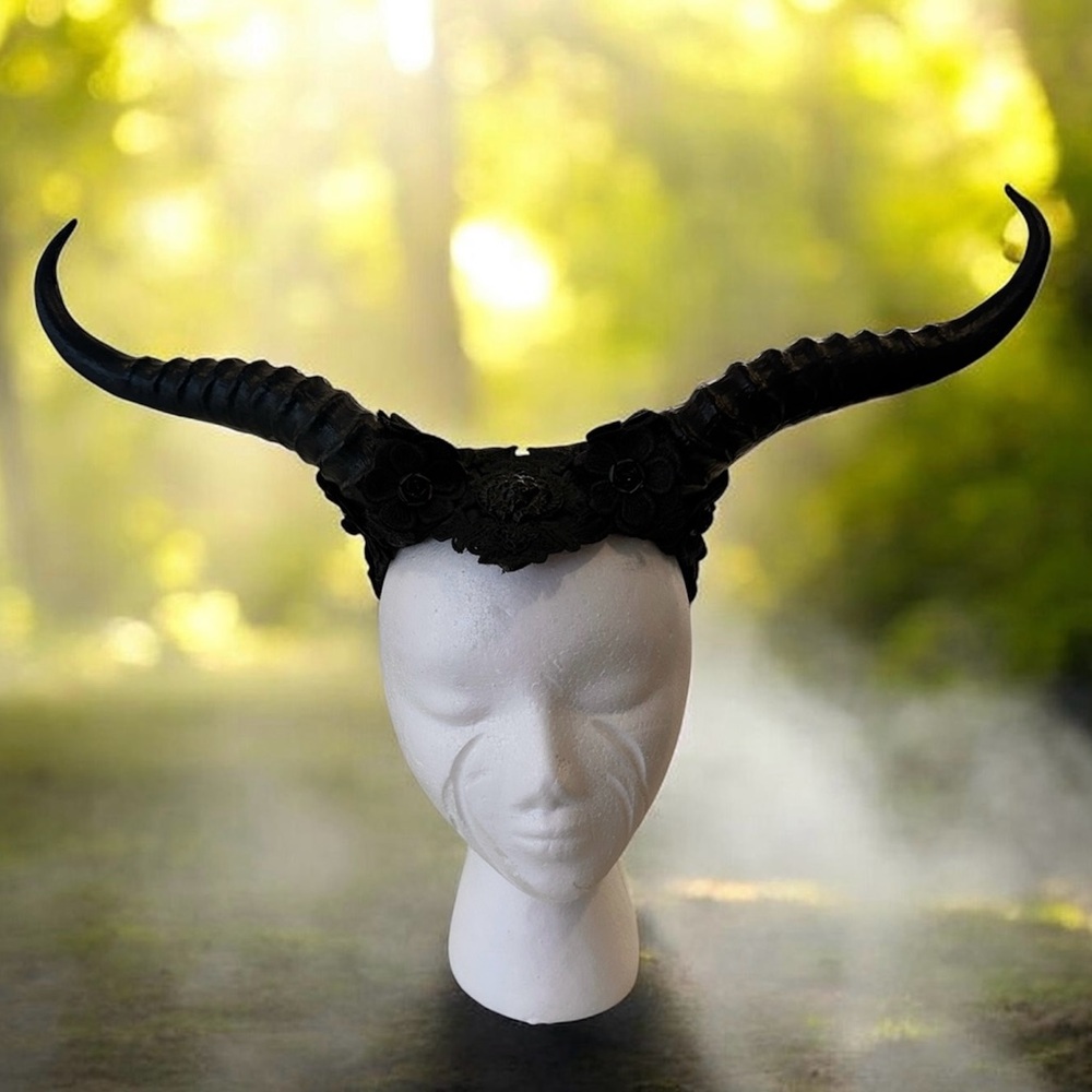 Black Gothic long horns with lace detail - Women Accessories - Picture 6 of 7